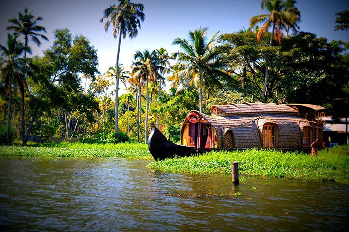 INDIA - KERALA - SINGLES HOLIDAYS